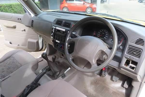 2001 Nissan Patrol DX GU 4X4