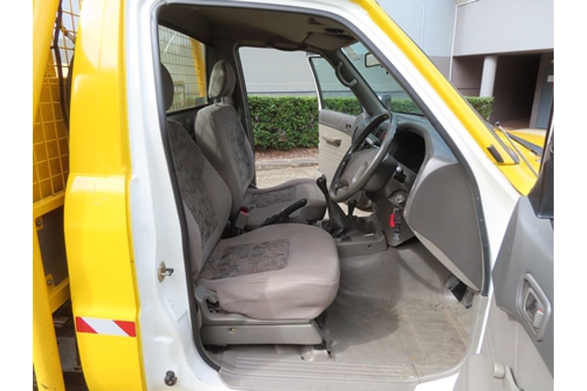 2001 Nissan Patrol DX GU 4X4