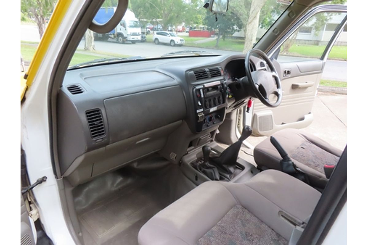 2001 Nissan Patrol DX GU 4X4