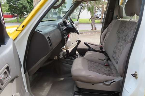 2001 Nissan Patrol DX GU 4X4