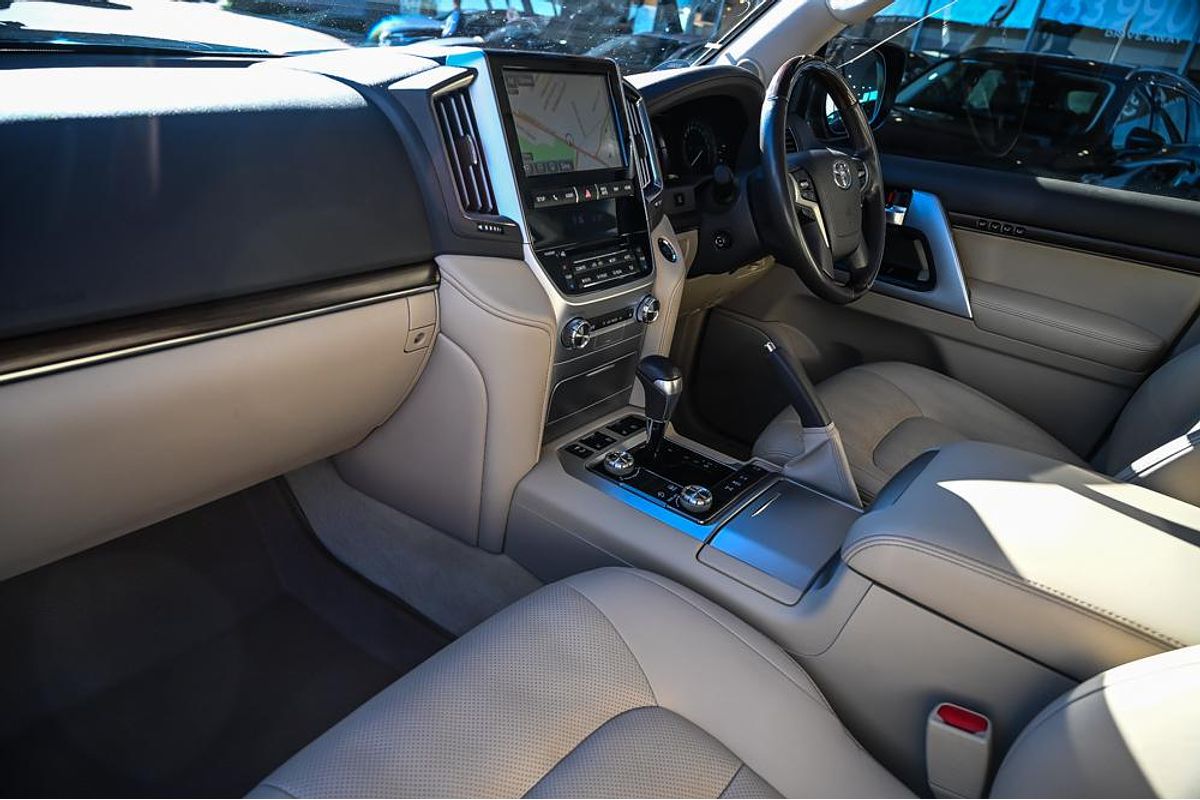2019 Toyota Landcruiser Sahara VDJ200R