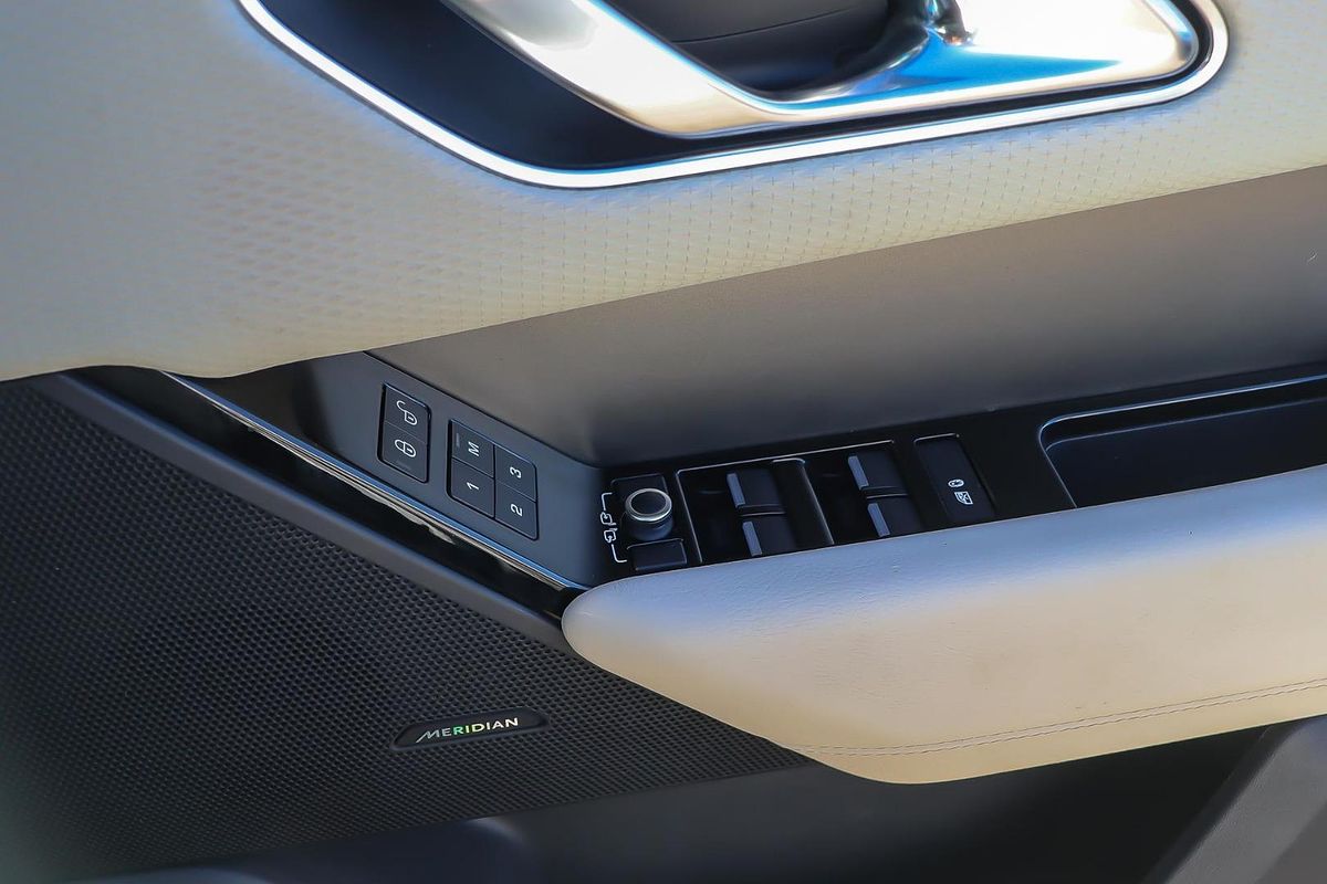 2018 Land Rover Range Rover Velar P250 S L560