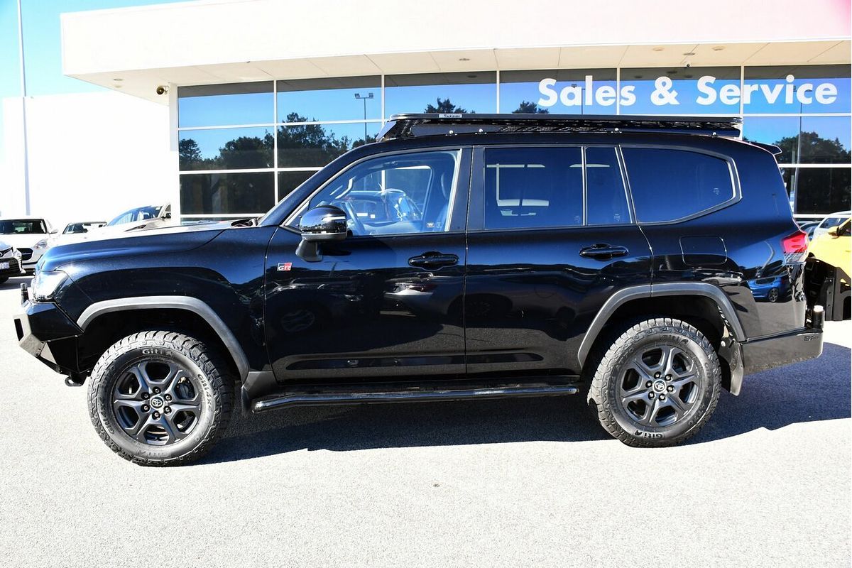 2022 Toyota Landcruiser GR Sport FJA300R
