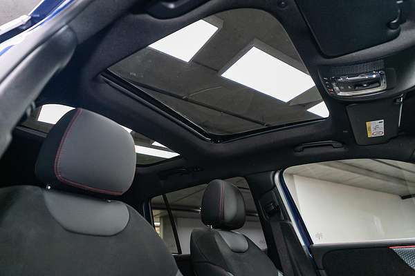 2025 Mercedes-Benz GLB-Class GLB200 X247