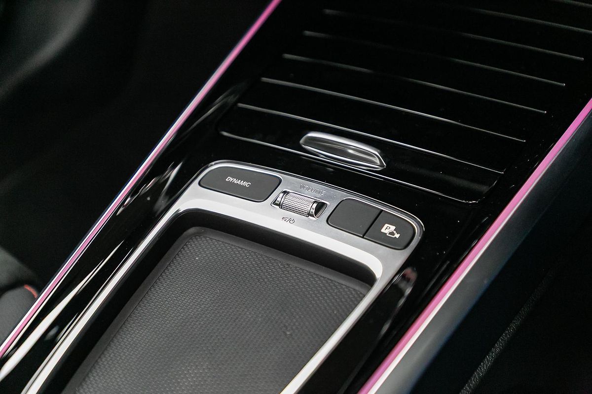 2025 Mercedes-Benz GLB-Class GLB200 X247