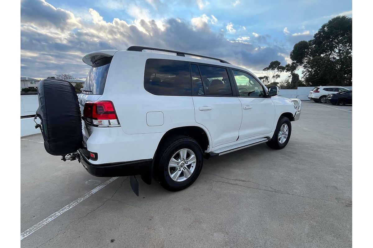 2017 Toyota Landcruiser GXL URJ202R
