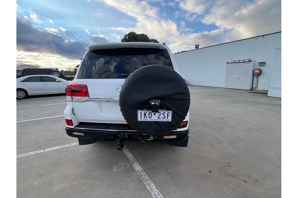 2017 Toyota Landcruiser GXL URJ202R