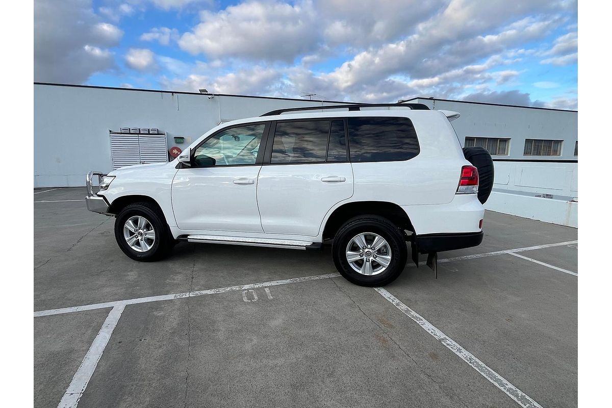2017 Toyota Landcruiser GXL URJ202R