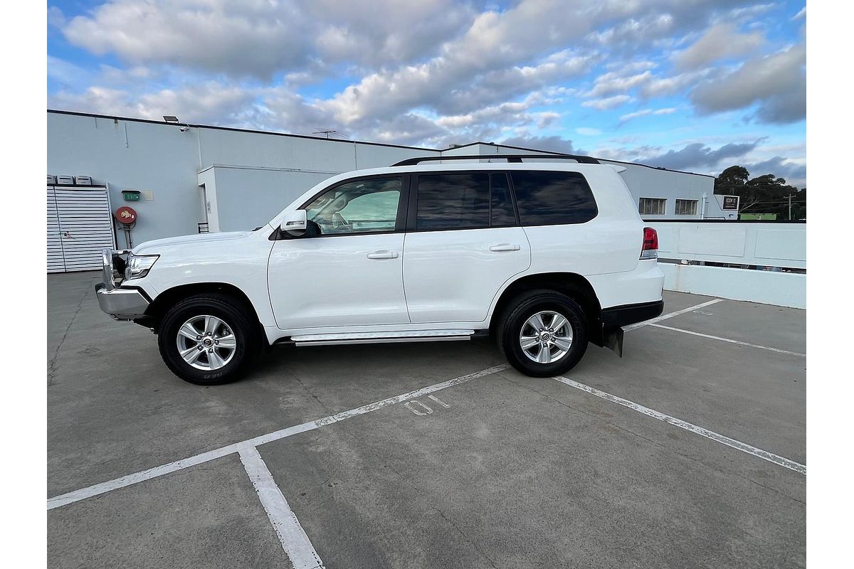 2017 Toyota Landcruiser GXL URJ202R