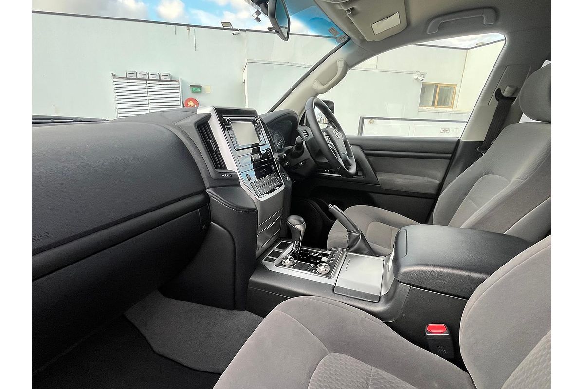 2017 Toyota Landcruiser GXL URJ202R