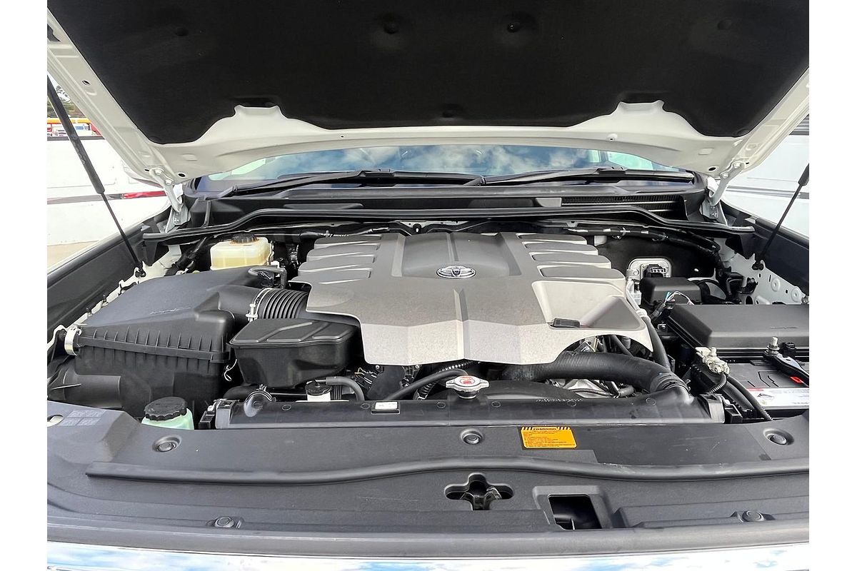 2017 Toyota Landcruiser GXL URJ202R