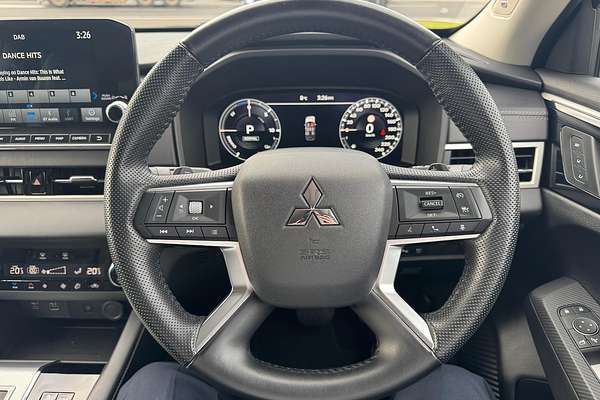 2022 Mitsubishi Outlander PHEV Exceed ZM