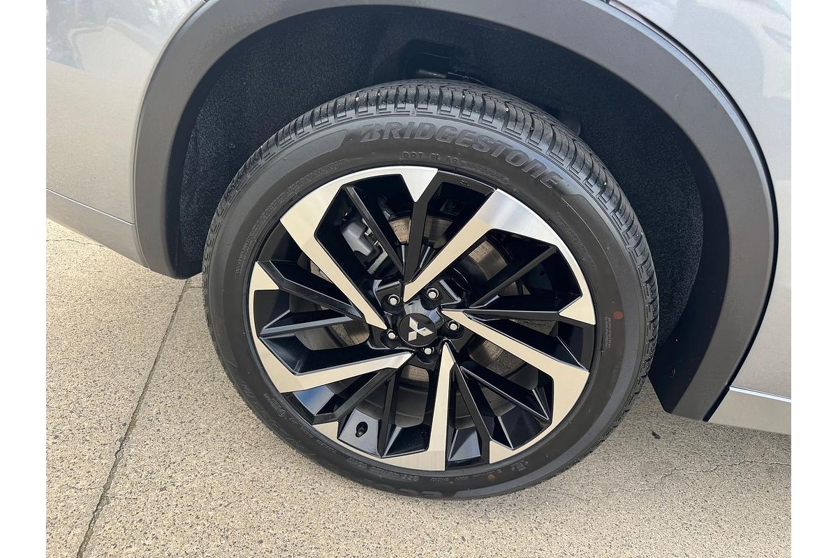 2022 Mitsubishi Outlander PHEV Exceed ZM