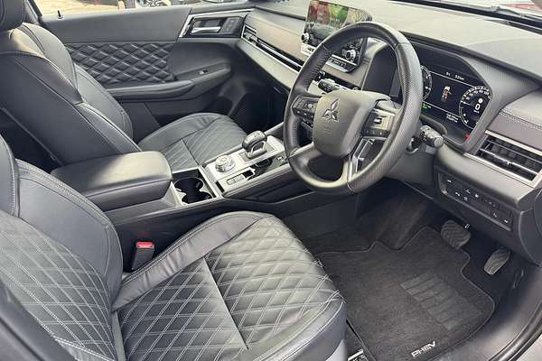 2022 Mitsubishi Outlander PHEV Exceed ZM