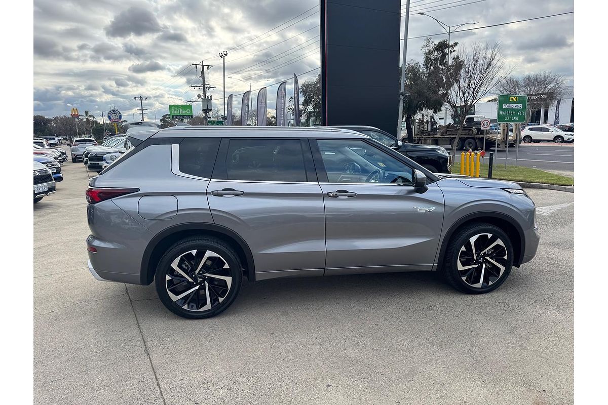 2022 Mitsubishi Outlander PHEV Exceed ZM