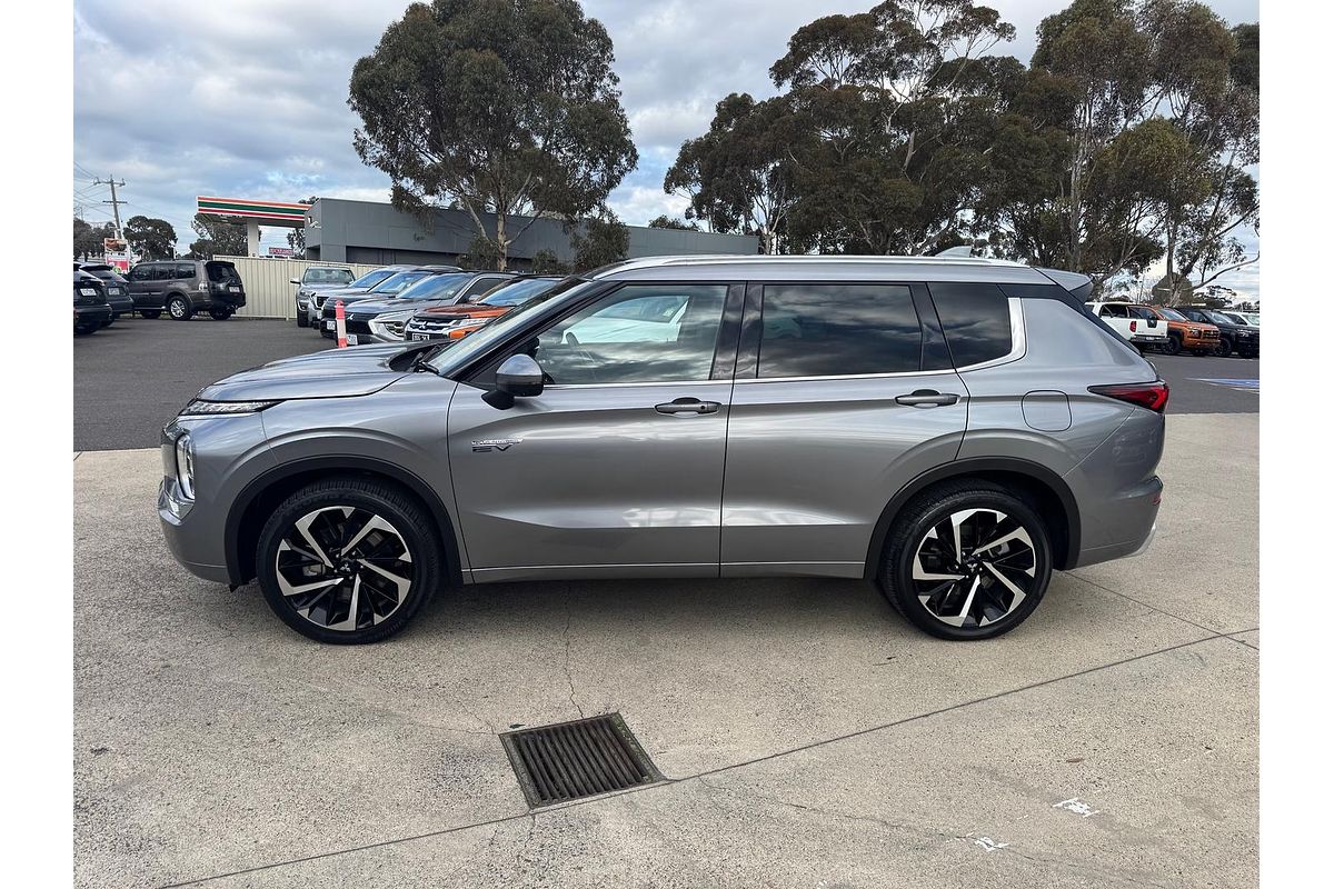 2022 Mitsubishi Outlander PHEV Exceed ZM