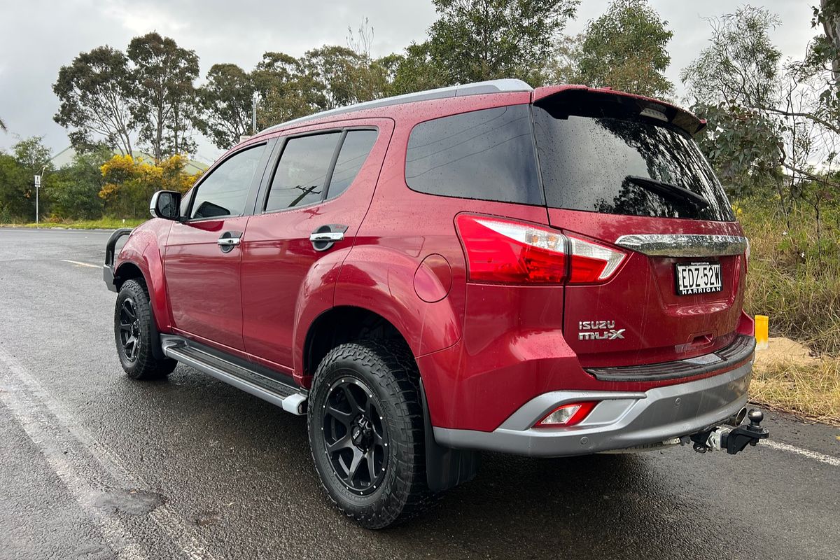 2018 Isuzu MU-X LS-T