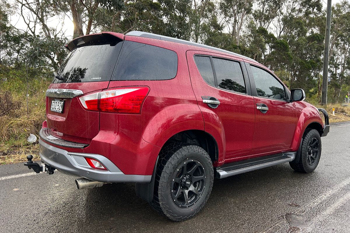2018 Isuzu MU-X LS-T