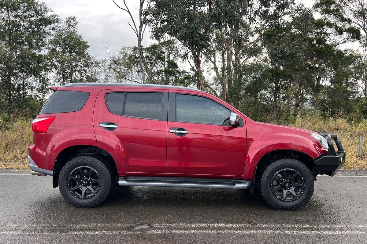 2018 Isuzu MU-X LS-T