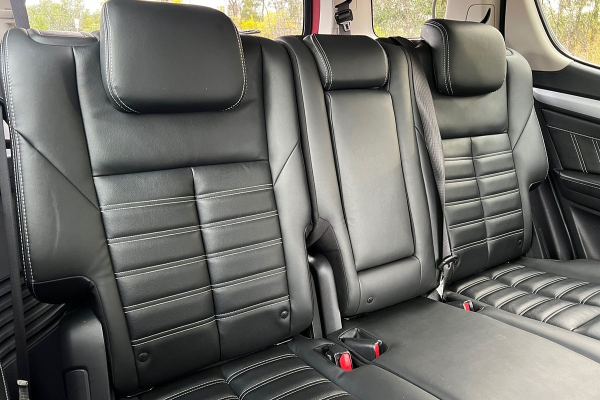 2018 Isuzu MU-X LS-T