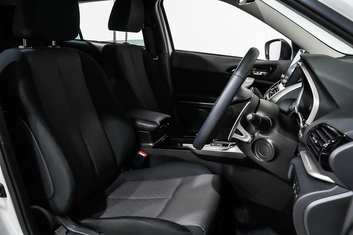 2024 Mitsubishi Eclipse Cross LS YB