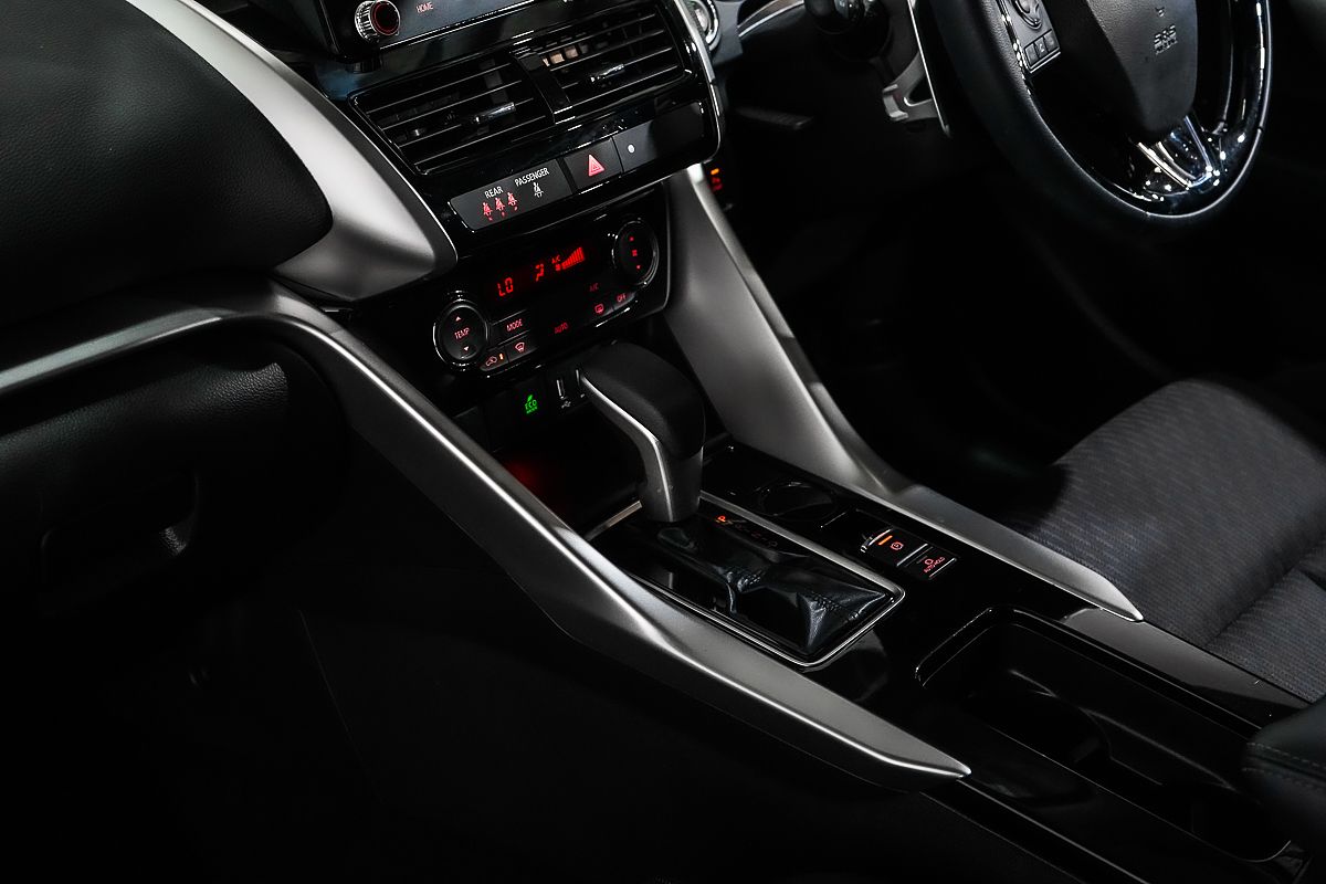 2024 Mitsubishi Eclipse Cross LS YB