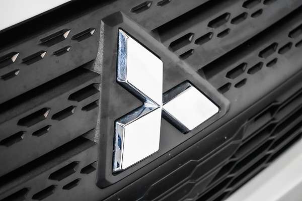 2024 Mitsubishi Eclipse Cross LS YB
