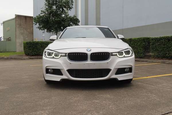 2013 BMW 3 Series 320i F30