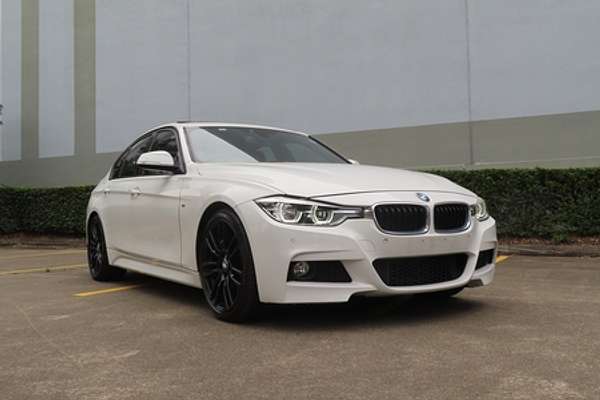 2013 BMW 3 Series 320i F30