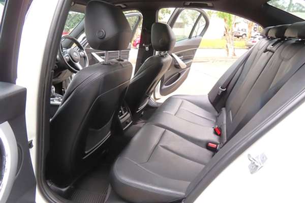 2013 BMW 3 Series 320i F30
