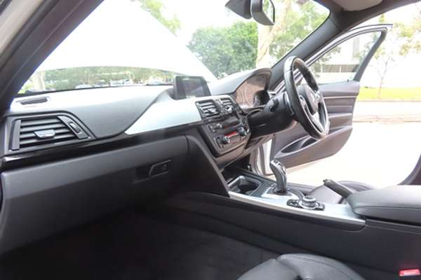 2013 BMW 3 Series 320i F30