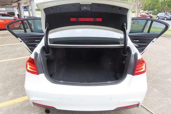 2013 BMW 3 Series 320i F30