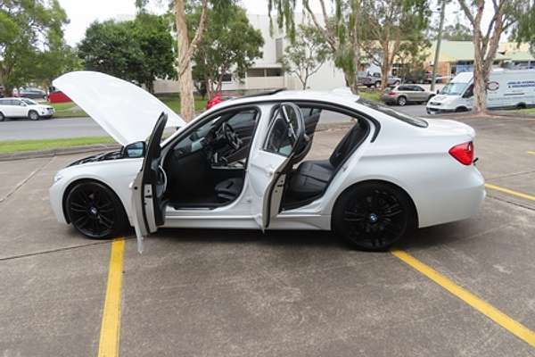 2013 BMW 3 Series 320i F30