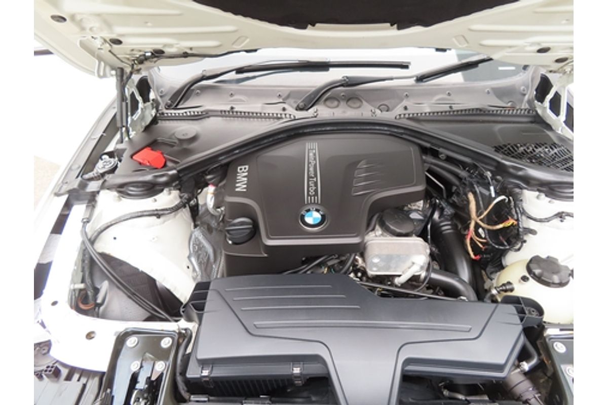 2013 BMW 3 Series 320i F30