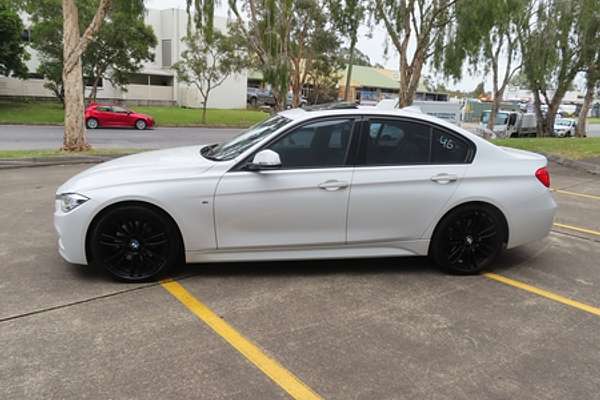 2013 BMW 3 Series 320i F30