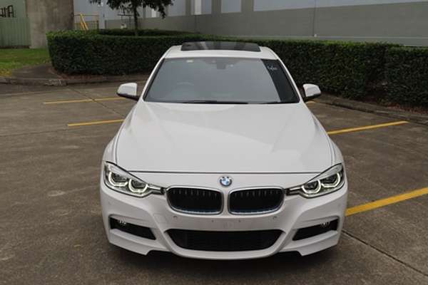 2013 BMW 3 Series 320i F30