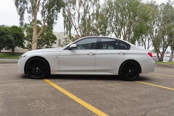 2013 BMW 3 Series 320i F30