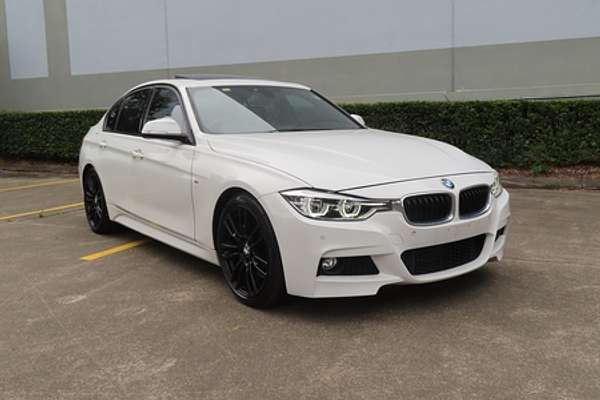 2013 BMW 3 Series 320i F30