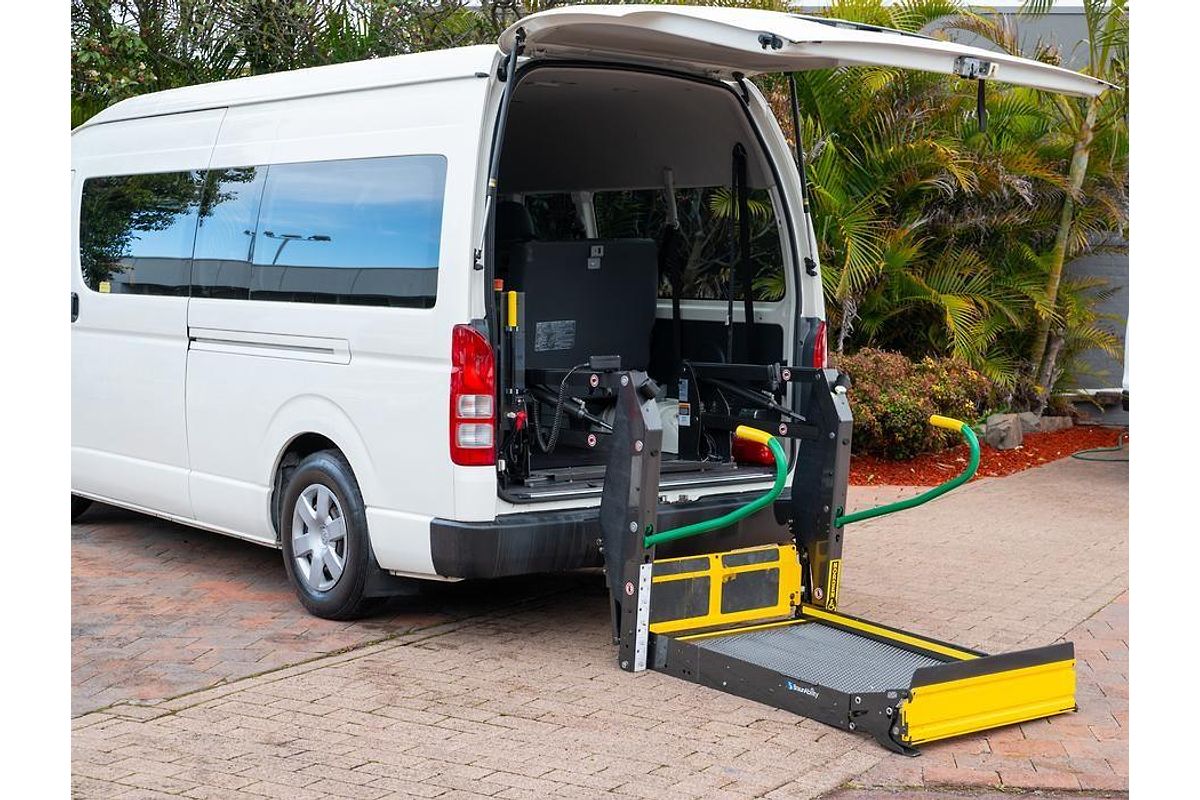 2017 Toyota Hiace Commuter KDH223R
