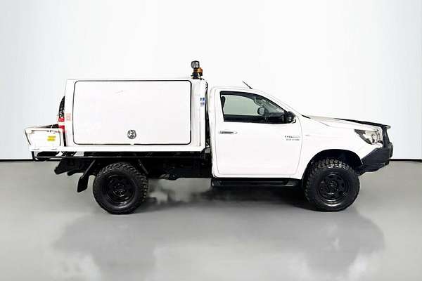 2016 Toyota Hilux HILUX 4X4 2.8L DSL S/C/C 6MT SR GUN126R 4X4