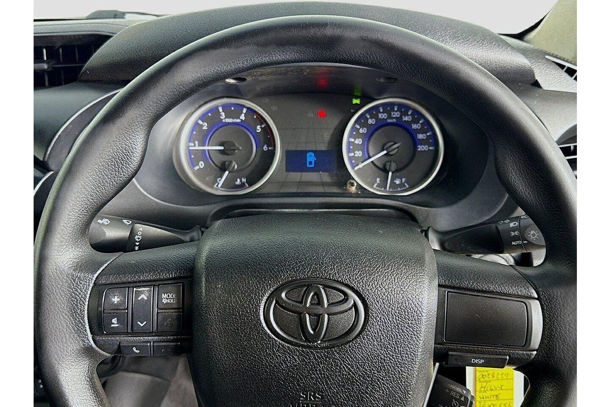 2016 Toyota Hilux HILUX 4X4 2.8L DSL S/C/C 6MT SR GUN126R 4X4