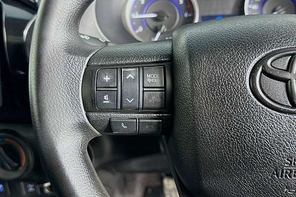 2016 Toyota Hilux HILUX 4X4 2.8L DSL S/C/C 6MT SR GUN126R 4X4