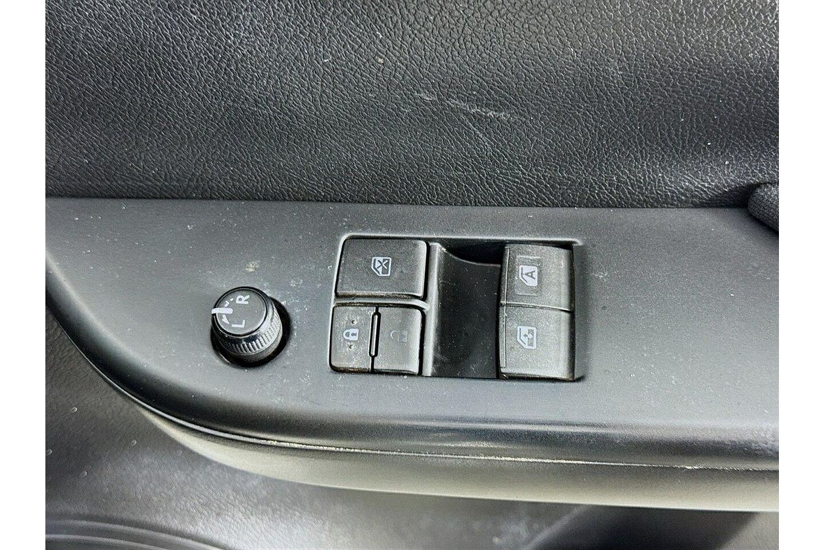 2016 Toyota Hilux HILUX 4X4 2.8L DSL S/C/C 6MT SR GUN126R 4X4