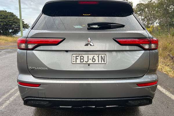 2023 Mitsubishi Outlander LS Black Edition ZM