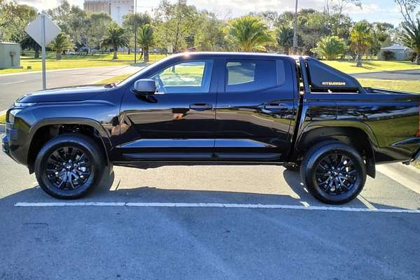 2025 Mitsubishi Triton GLX-R MV 4X4