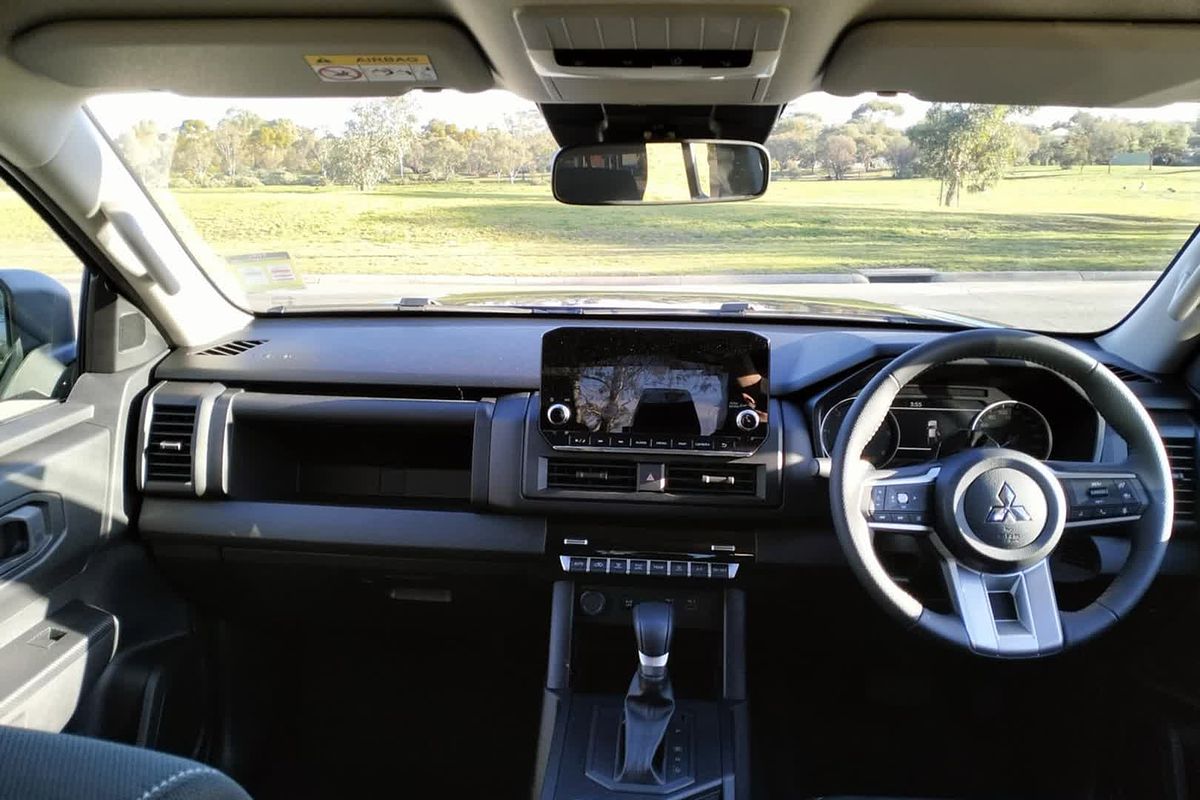 2025 Mitsubishi Triton GLX-R MV 4X4