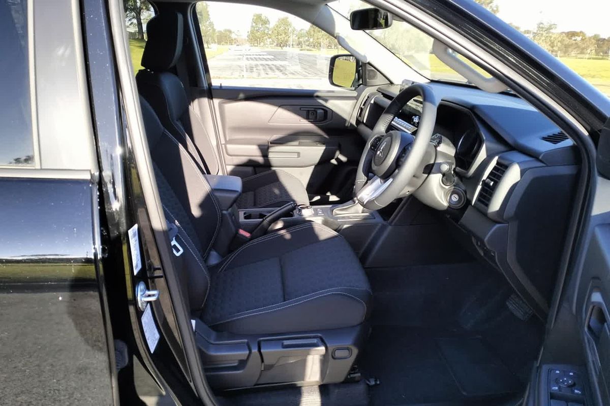 2025 Mitsubishi Triton GLX-R MV 4X4