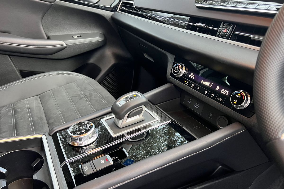 2023 Mitsubishi Outlander LS Black Edition ZM