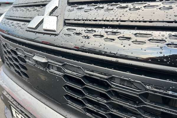 2023 Mitsubishi Outlander LS Black Edition ZM
