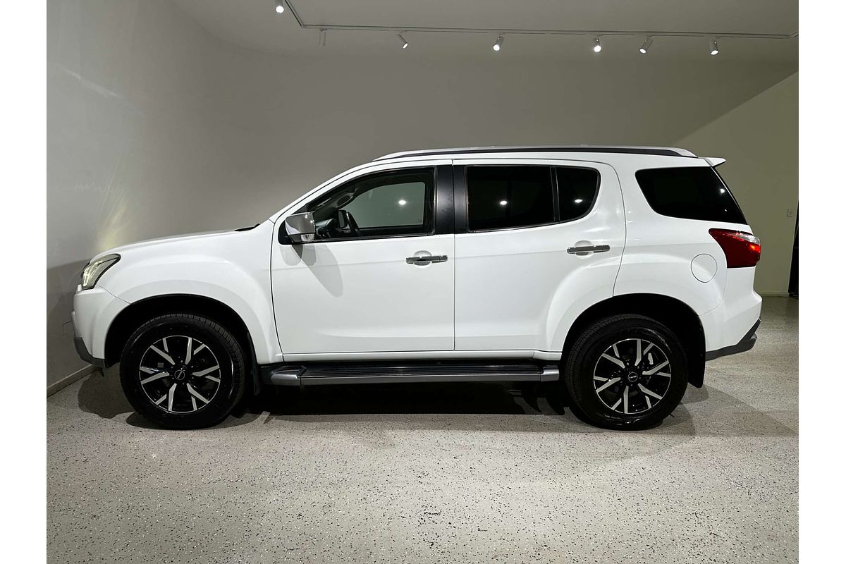 2020 Isuzu MU-X LS-T
